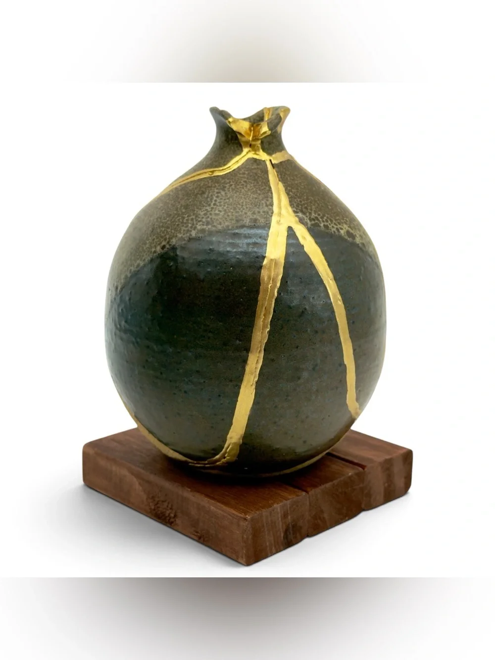 Kintsugi Vase Handmade Pottery Gold Crack Art Personal Growth Anniversary Gift